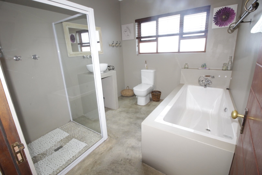 4 Bedroom Property for Sale in Fountains Estate Eastern Cape